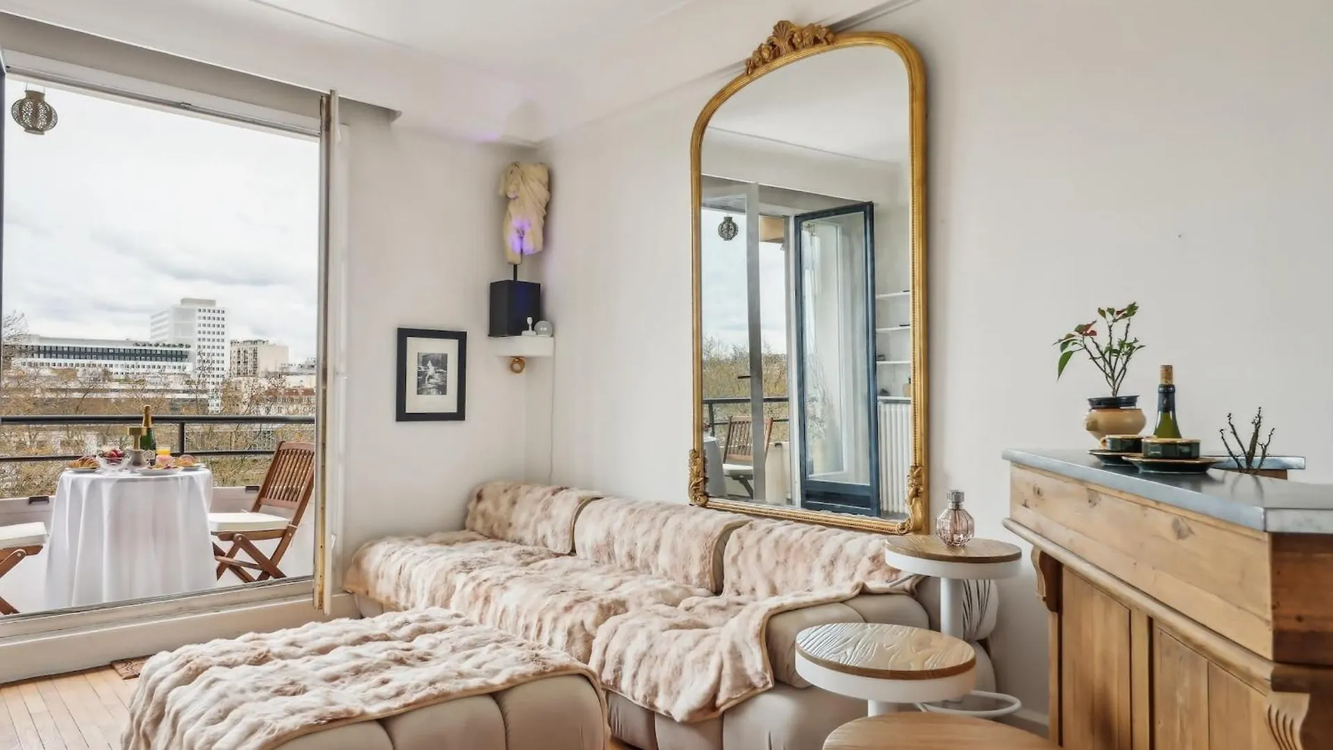 Apartment The Eiffel Tower And Seine Views With Balcony - Cityapartmentstay Paris