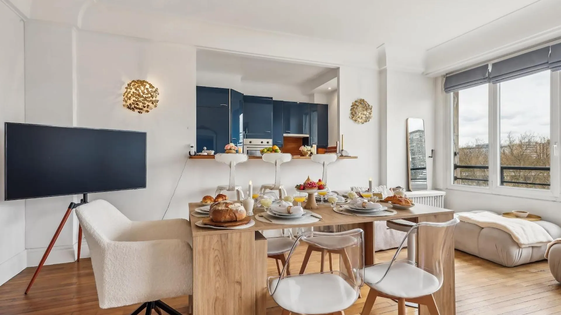 Apartment The Eiffel Tower And Seine Views With Balcony - Cityapartmentstay Paris