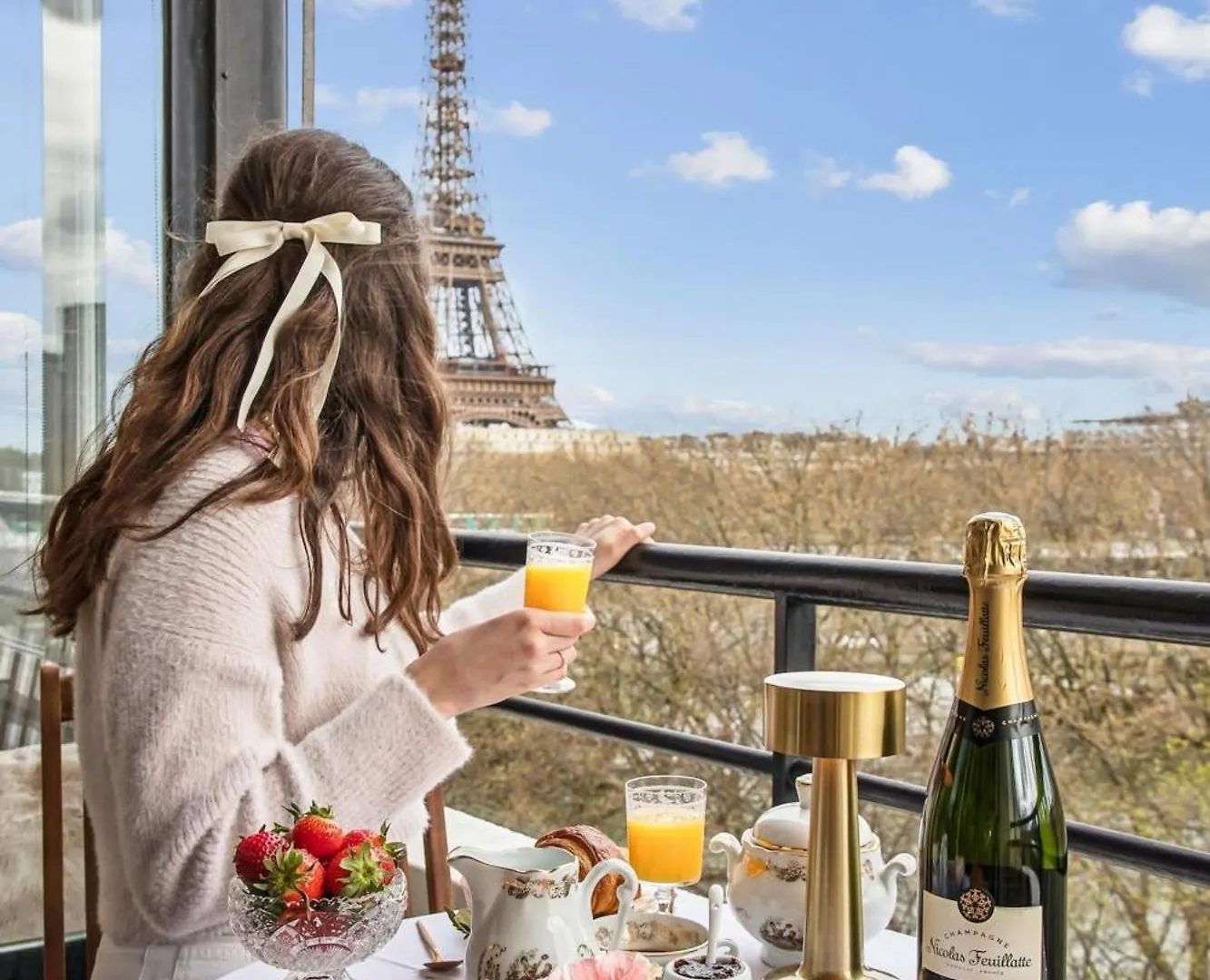 The Eiffel Tower And Seine Views With Balcony - Cityapartmentstay Paris 0*,  France
