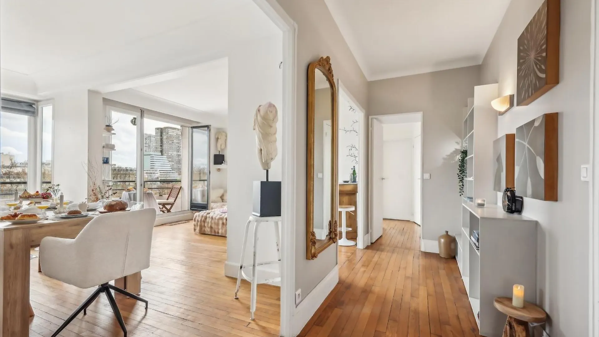 Apartment The Eiffel Tower And Seine Views With Balcony - Cityapartmentstay Paris